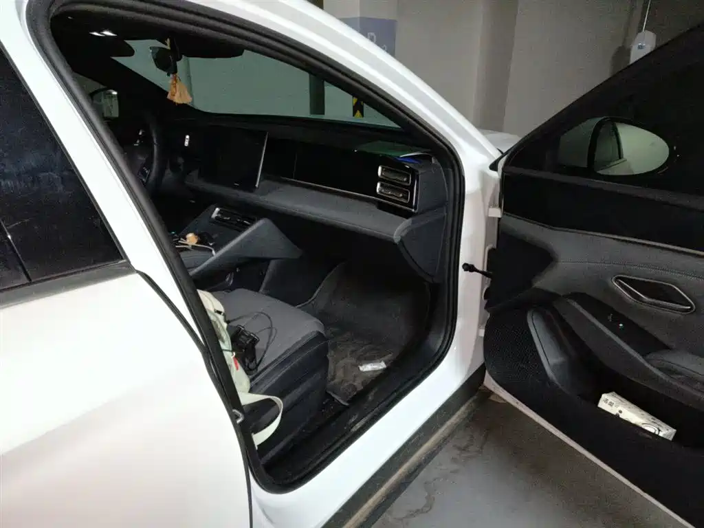 BYD Qin L 2025 DM-i Smart Drive Edition 80KM Leading фото 22