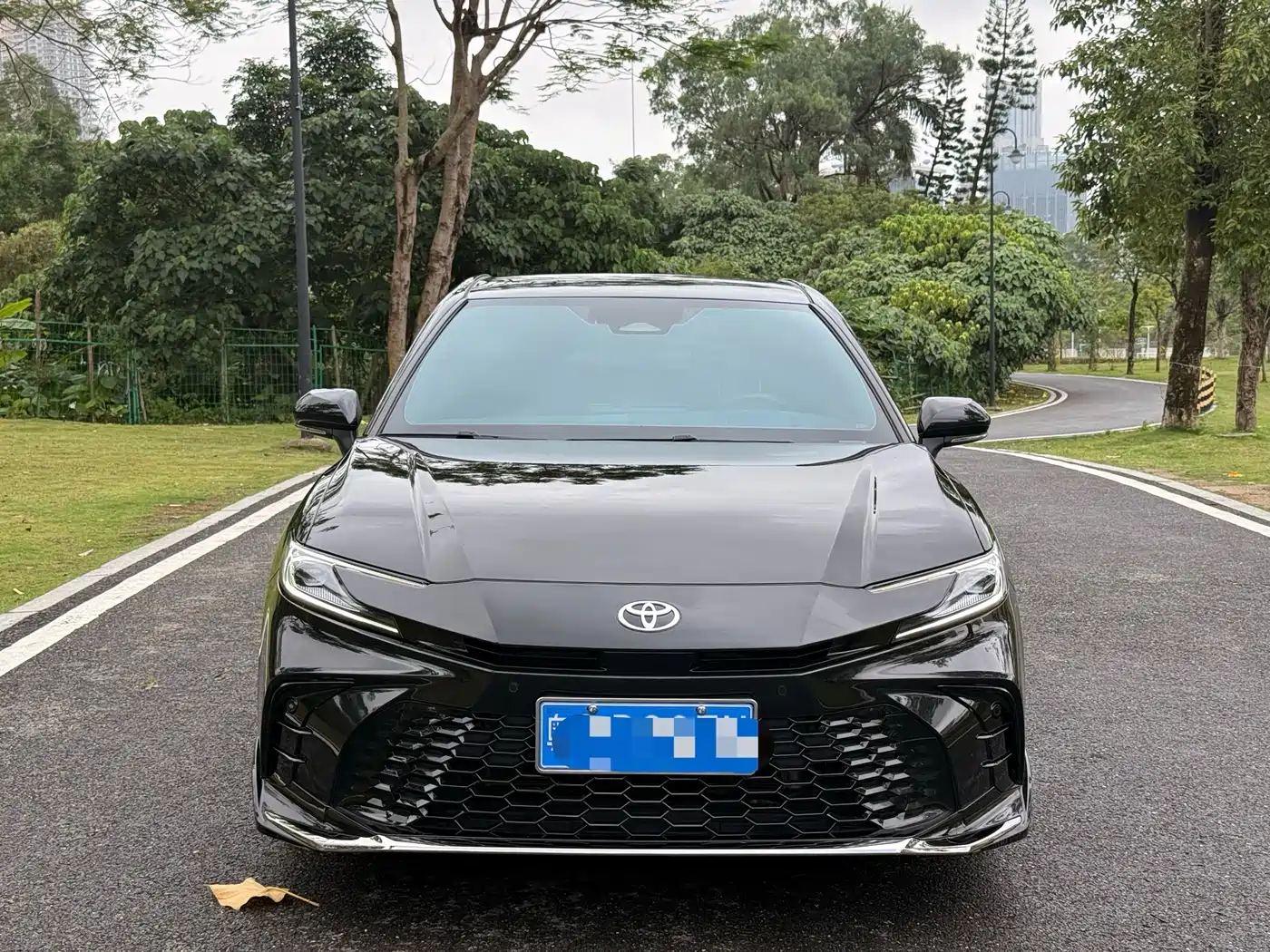 Toyota Camry 2024 Model Dual Hybrid 2.0HXS Sport Plus Edition фото 2