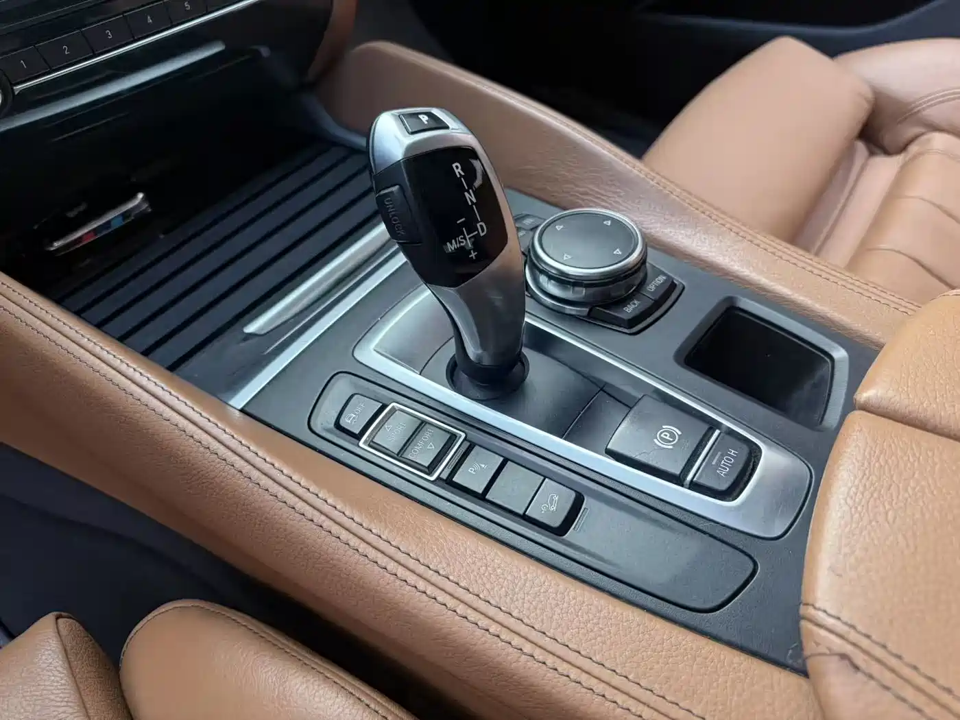 BMW X6 2015 xDrive28i фото 7