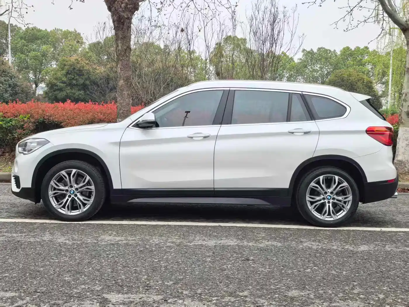 BMW X1 2018 sDrive20Li Leading Model фото 3