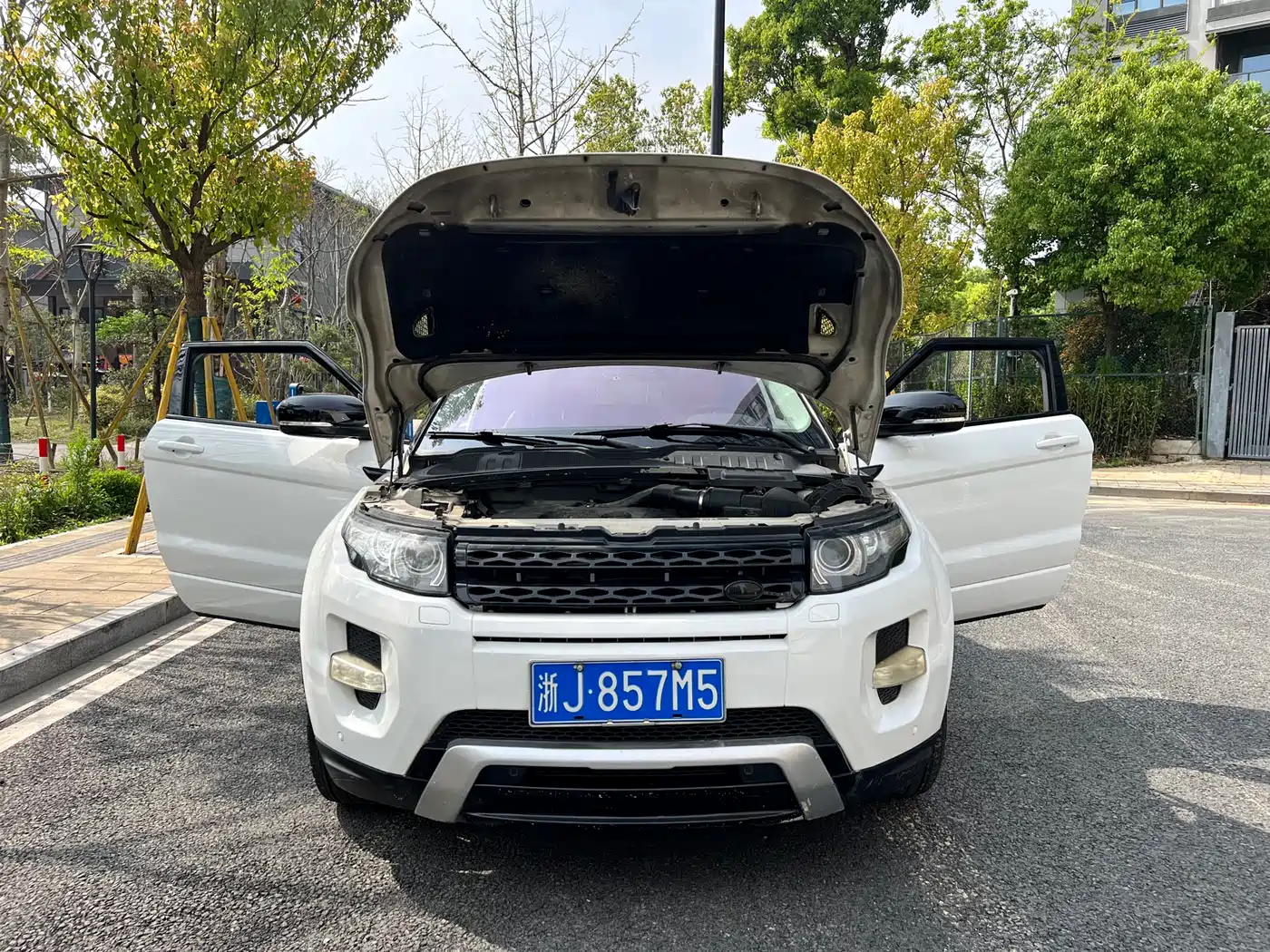 Land Rover Range Rover Evoque (Import) 2013 2.0T 3-door Dynamic Edition фото 19