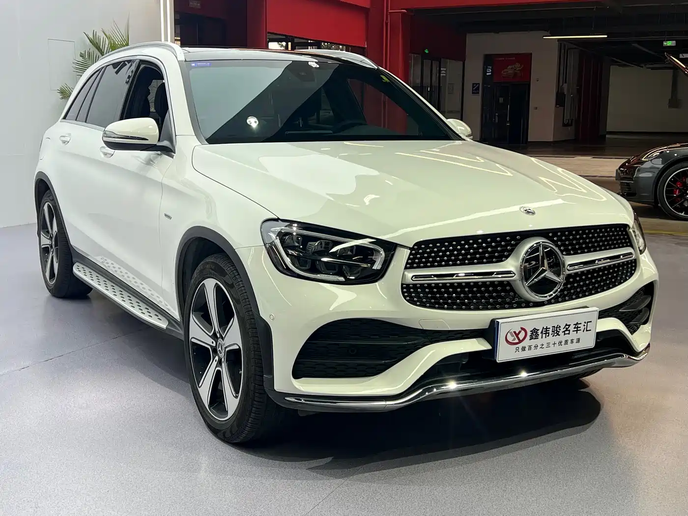 MERCEDES-BENZ GLC