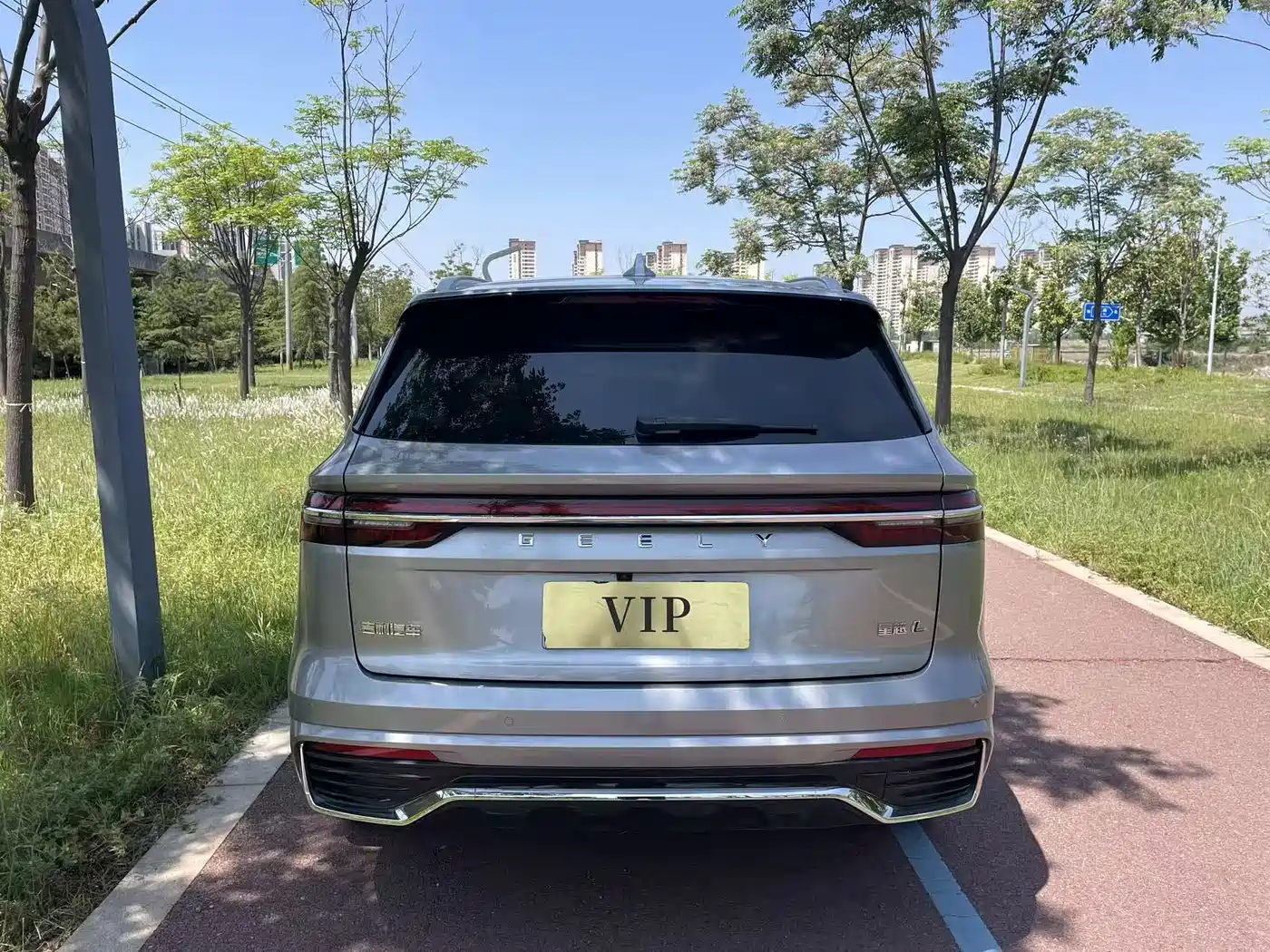 Фото 8 - Geely Xingyue L
