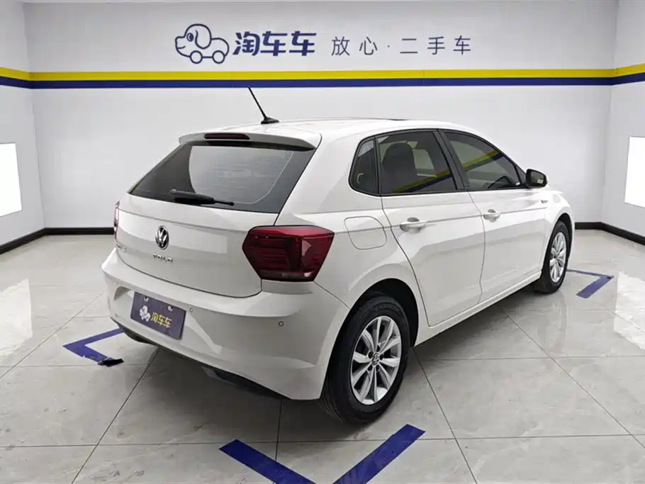 Volkswagen Polo 2021 Plus 1.5L Automatic Colorful Tech Edition фото 3