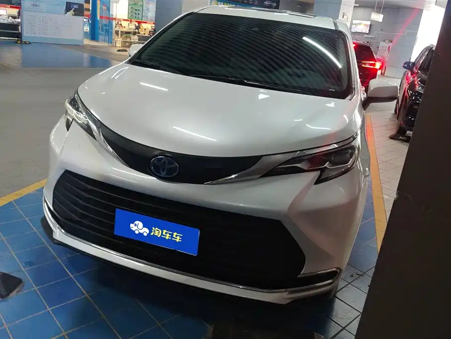 Toyota Sienna 2023 2.5L Hybrid Comfort Edition