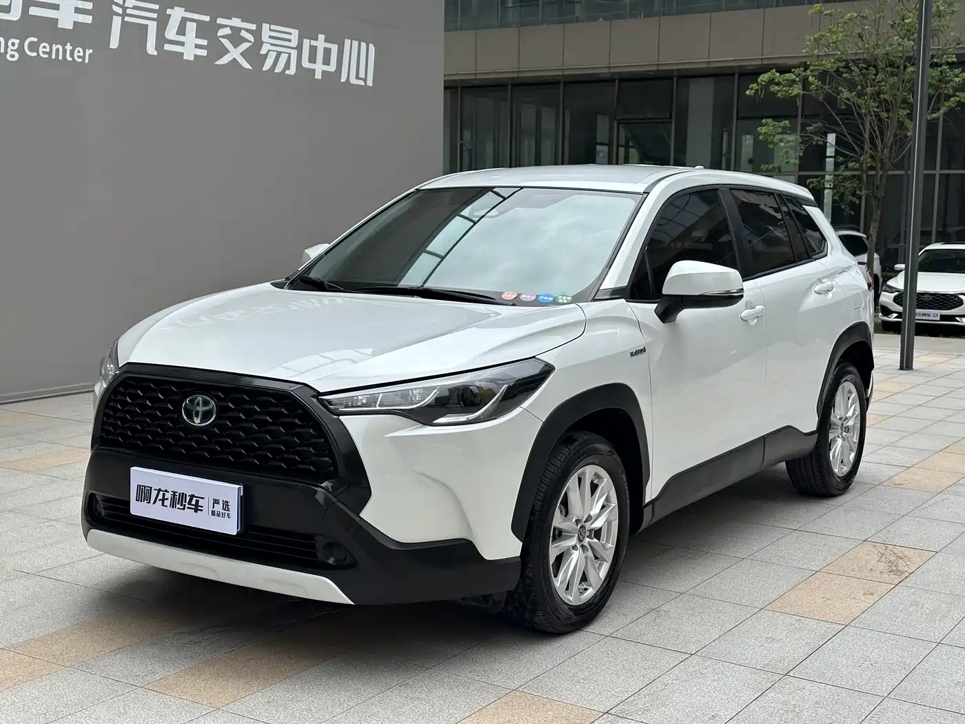 Toyota Corolla Cross 2023 Hybrid 2.0L Pioneer Edition фото 2