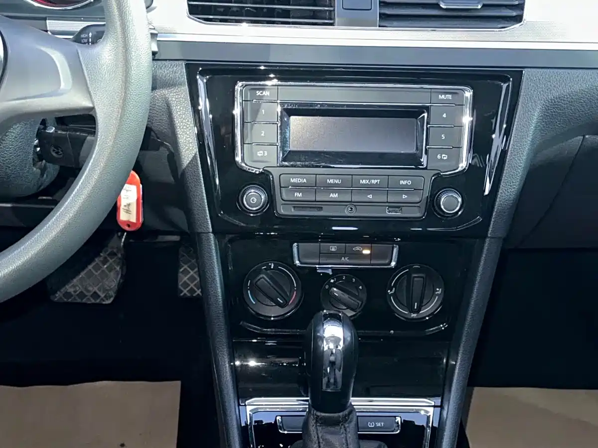 Volkswagen Bora 2019 Bora Legend 1.5L Auto Leading Type China VI фото 11
