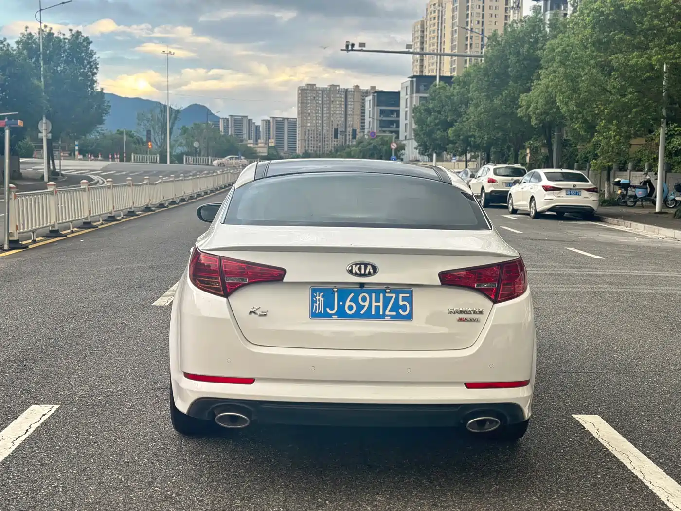 Kia K5 2012 2012 2.0L Automatic DLX