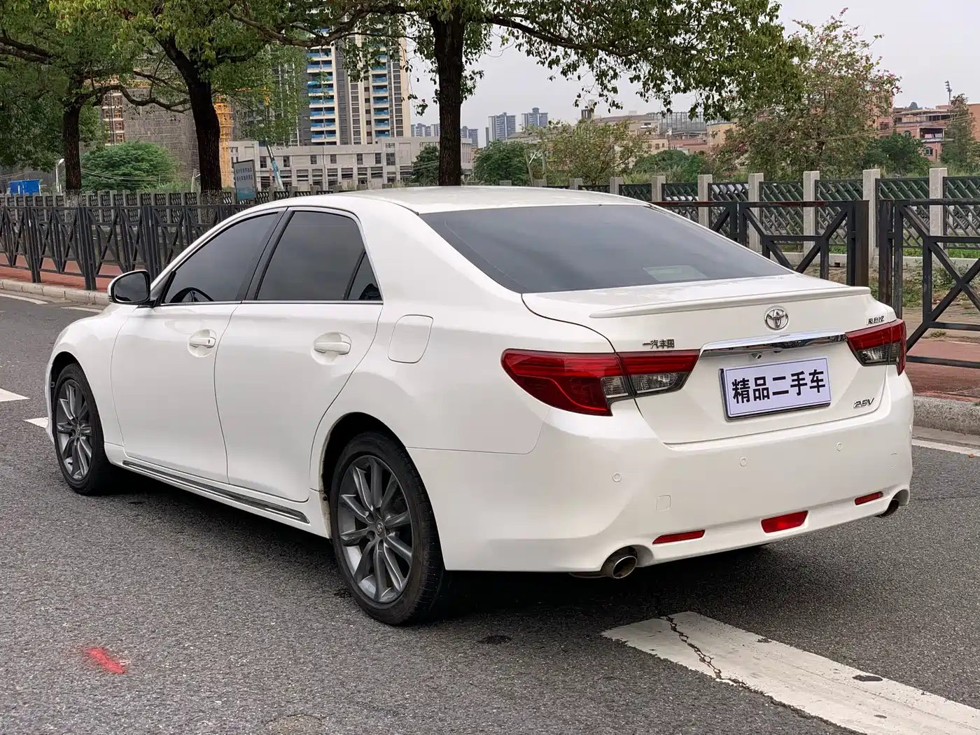 Toyota Reiz 2013 2.5V Premium Edition фото 4