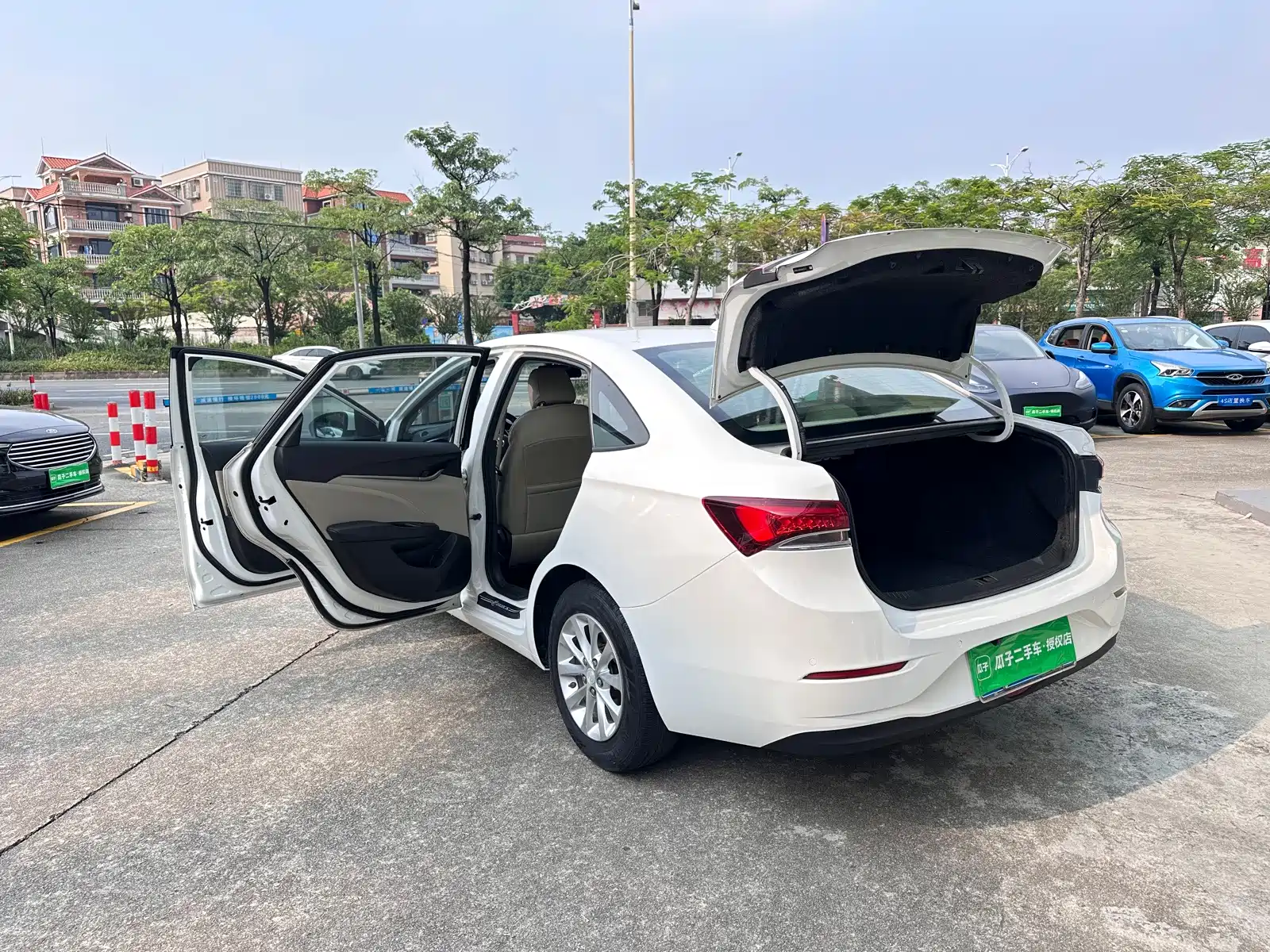 Фото 14 - Buick Excelle