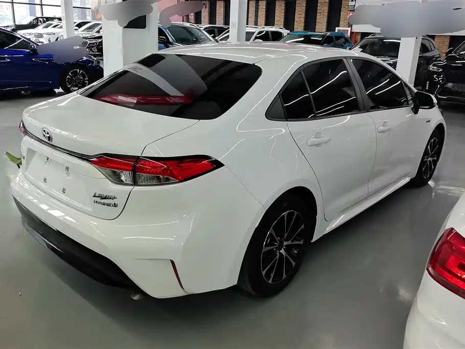 Toyota Levin 2023 Smart Hybrid 1.8L Luxury фото 3