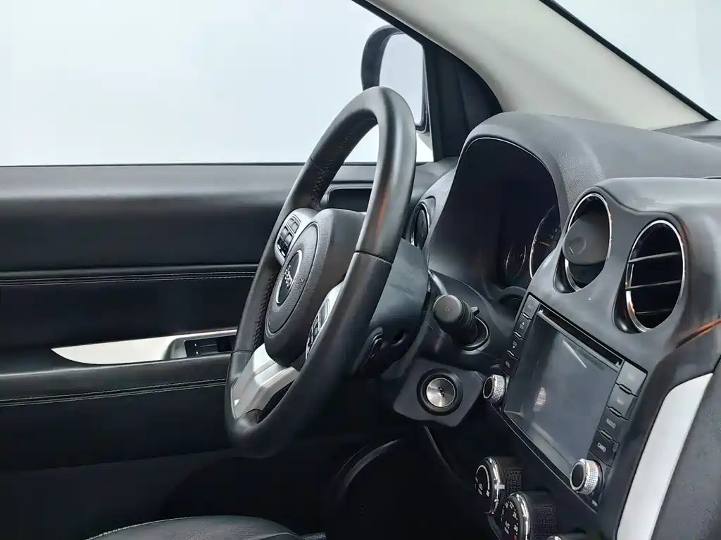 Jeep Compass (Import) 2014 2014 Facelift 2.4L 4WD Comfort Edition