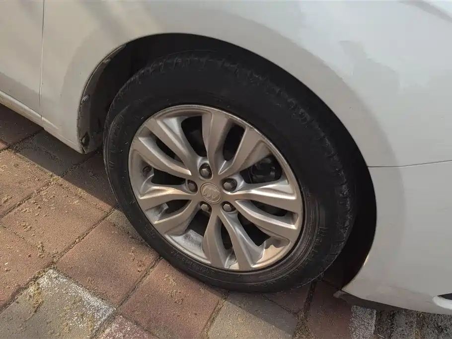 Buick Excelle 2021 Exemplar 1.5L Auto Progressive фото 6