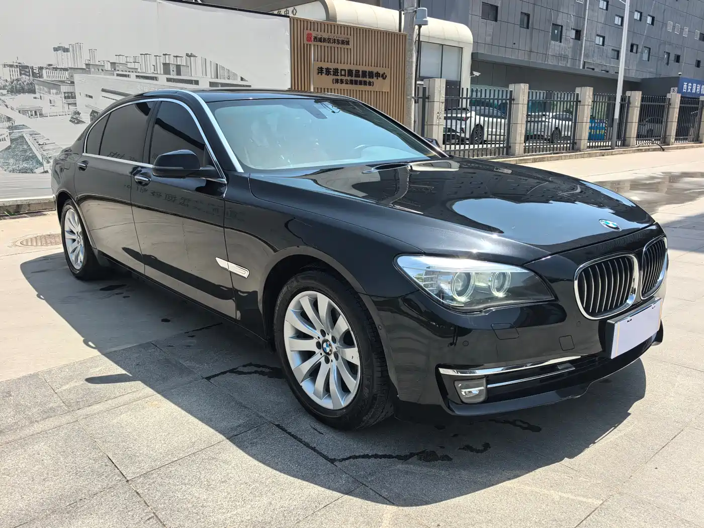 BMW 7 Series 2013 Model 730Li Luxury фото 3