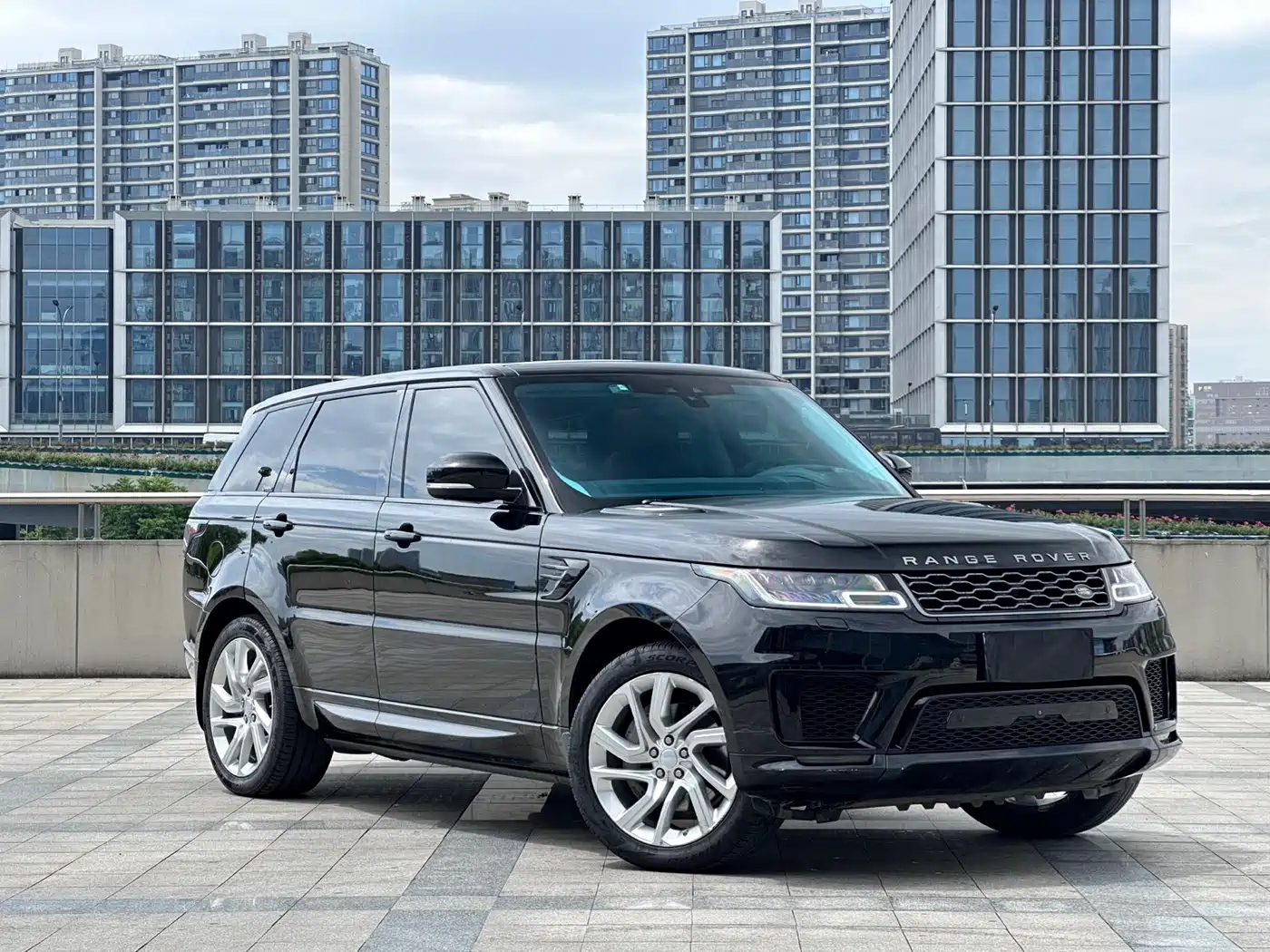 Land Rover Range Rover Sport 2020 3.0 L6 HSE DYNAMIC фото 3