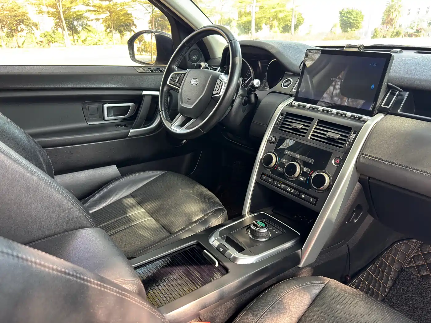 Land Rover Discovery Sport 2018 240PS SE Edition фото 9