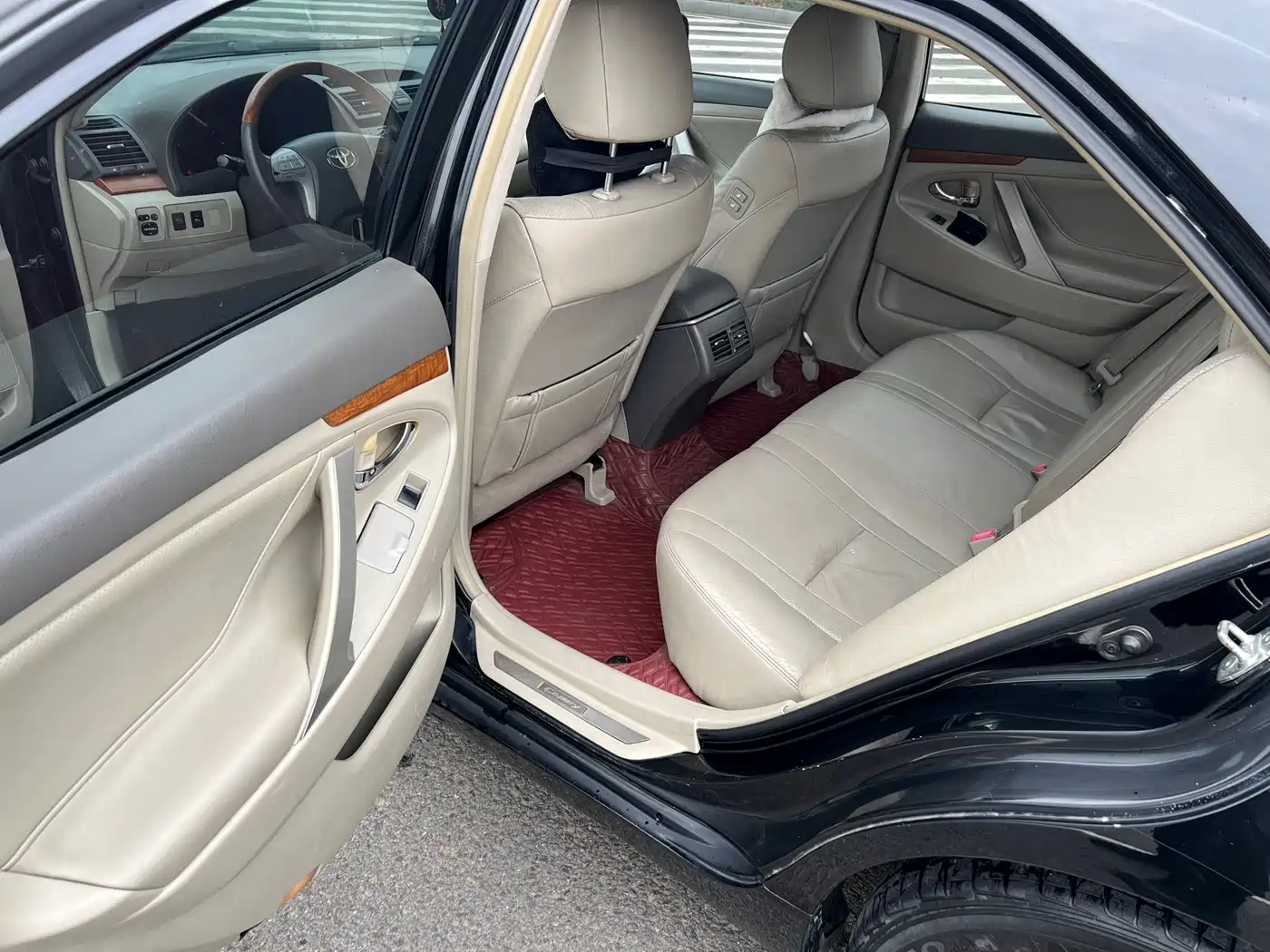 Toyota Camry 2011 200G Luxury Anniversary Edition фото 8