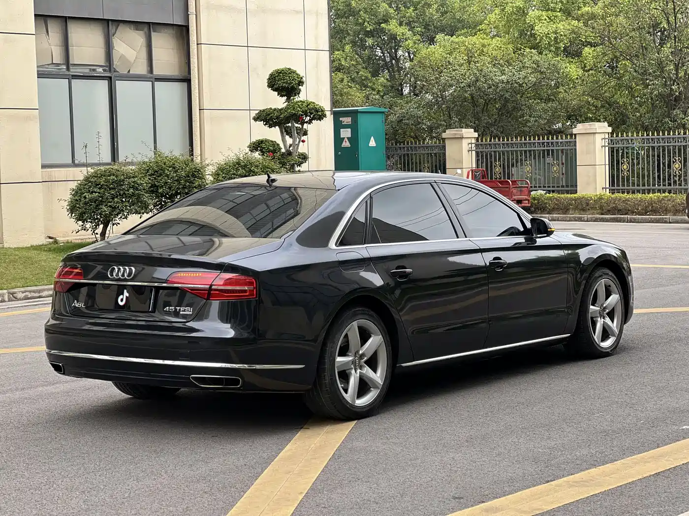 Audi A8 2014 A8L 45 TFSI quattro Luxury фото 25