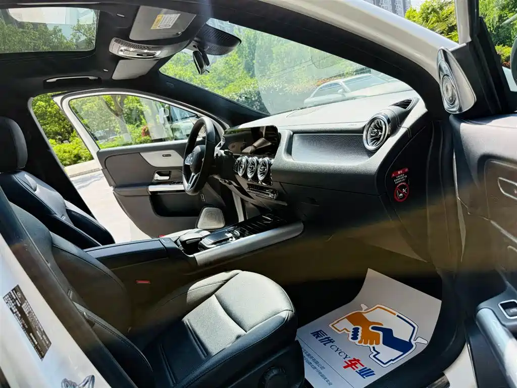 Mercedes-Benz GLA 2022 GLA 220 4MATIC фото 12