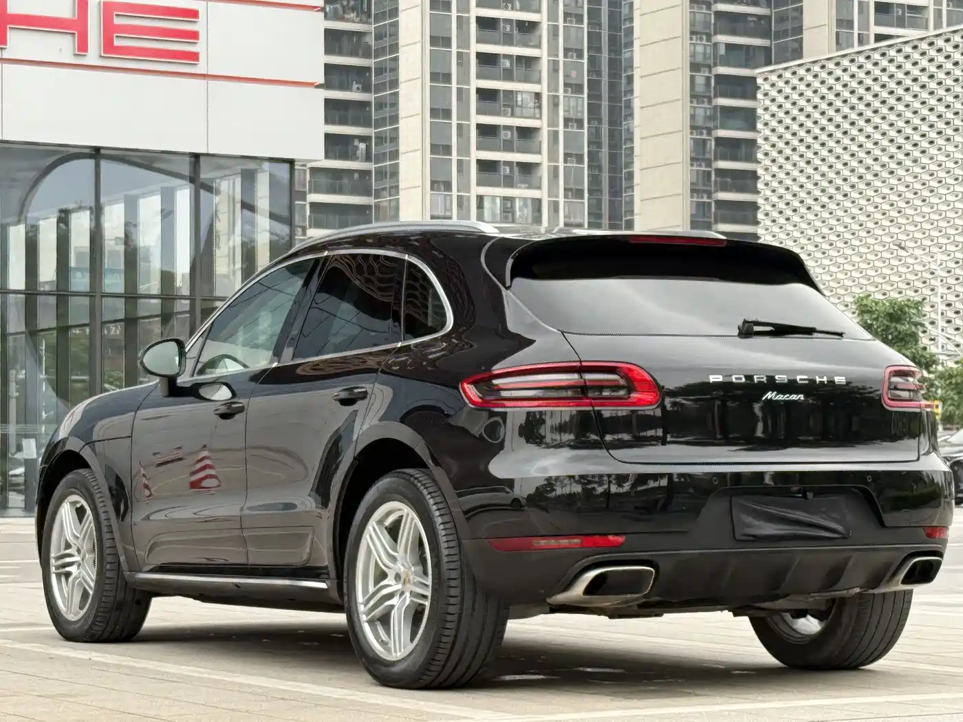 Porsche Macan 2016 Macan 2.0T фото 19