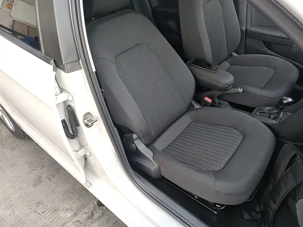 Volkswagen Jetta 2015 Value Edition 1.6L Automatic Comfort фото 25