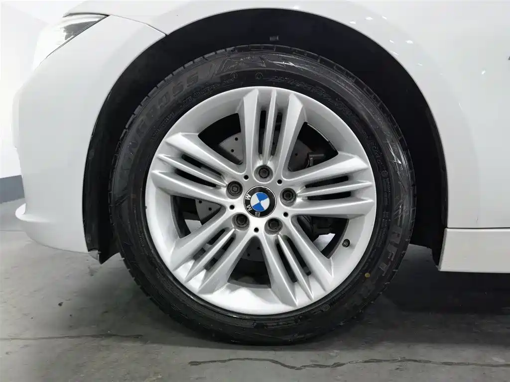 BMW 3 Series 2016 320Li Progressive фото 17