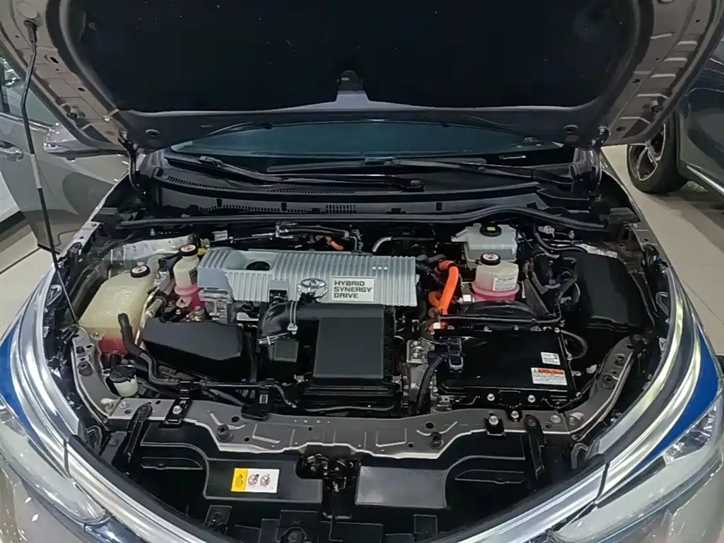 Toyota Corolla Twin Engine E+ 2019 1.8L E-CVT Luxury Edition фото 20