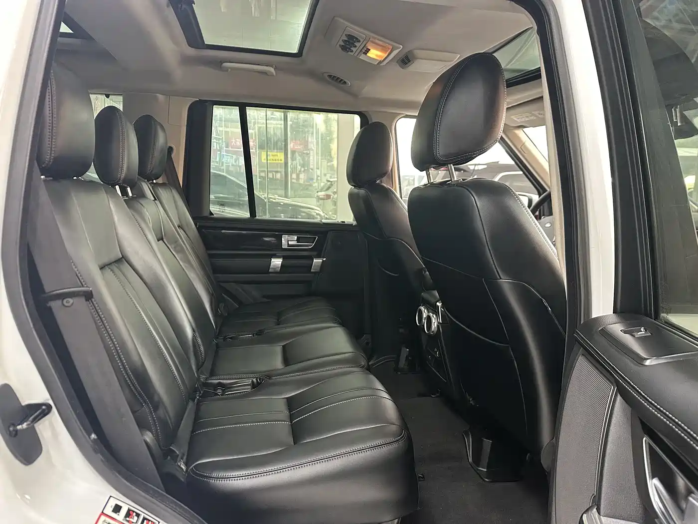 Land Rover Discovery 2013 3.0 SDV6 HSE Diesel фото 23