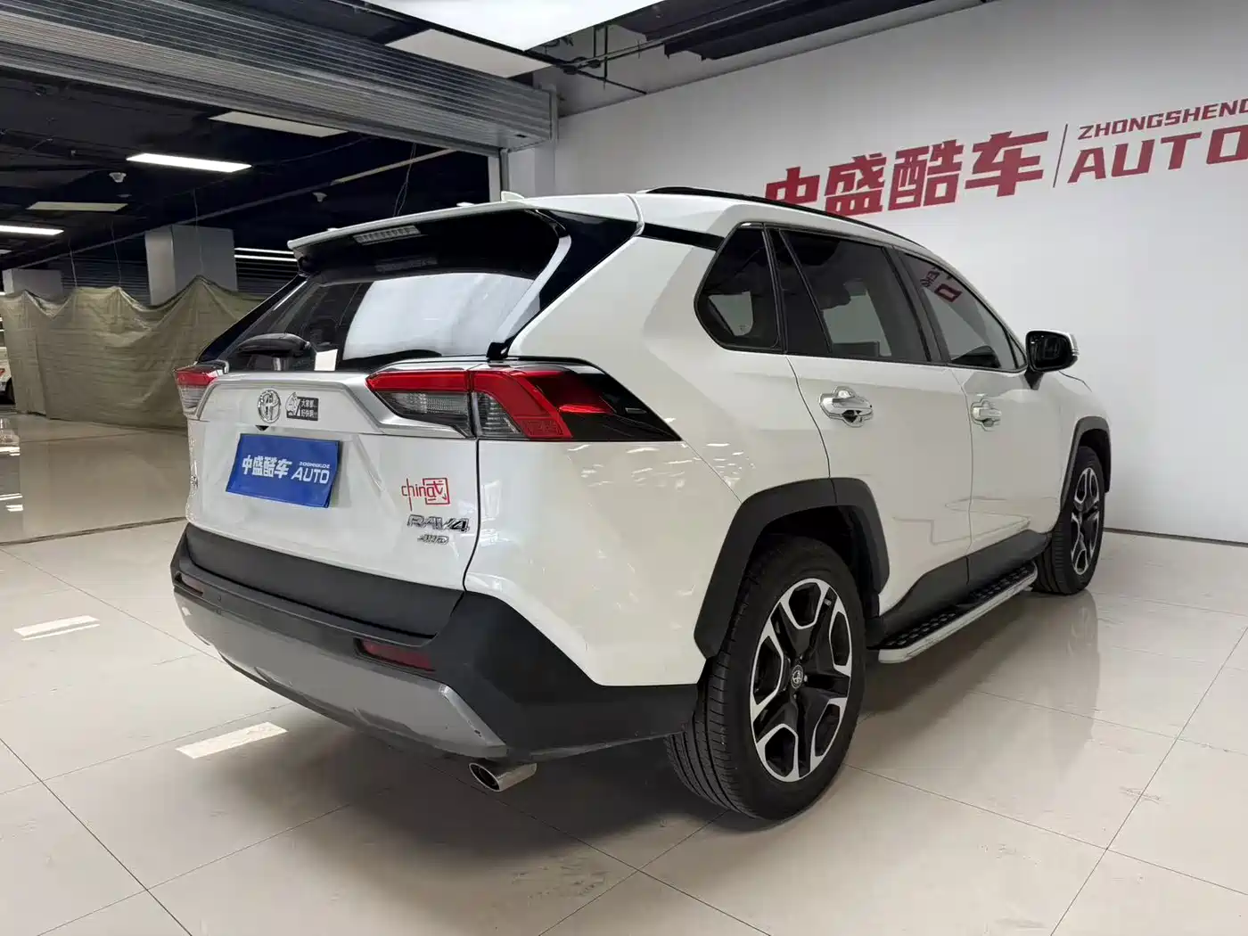 Toyota RAV4 Rongfang 2020 2.0L CVT 4WD Premium Edition фото 14
