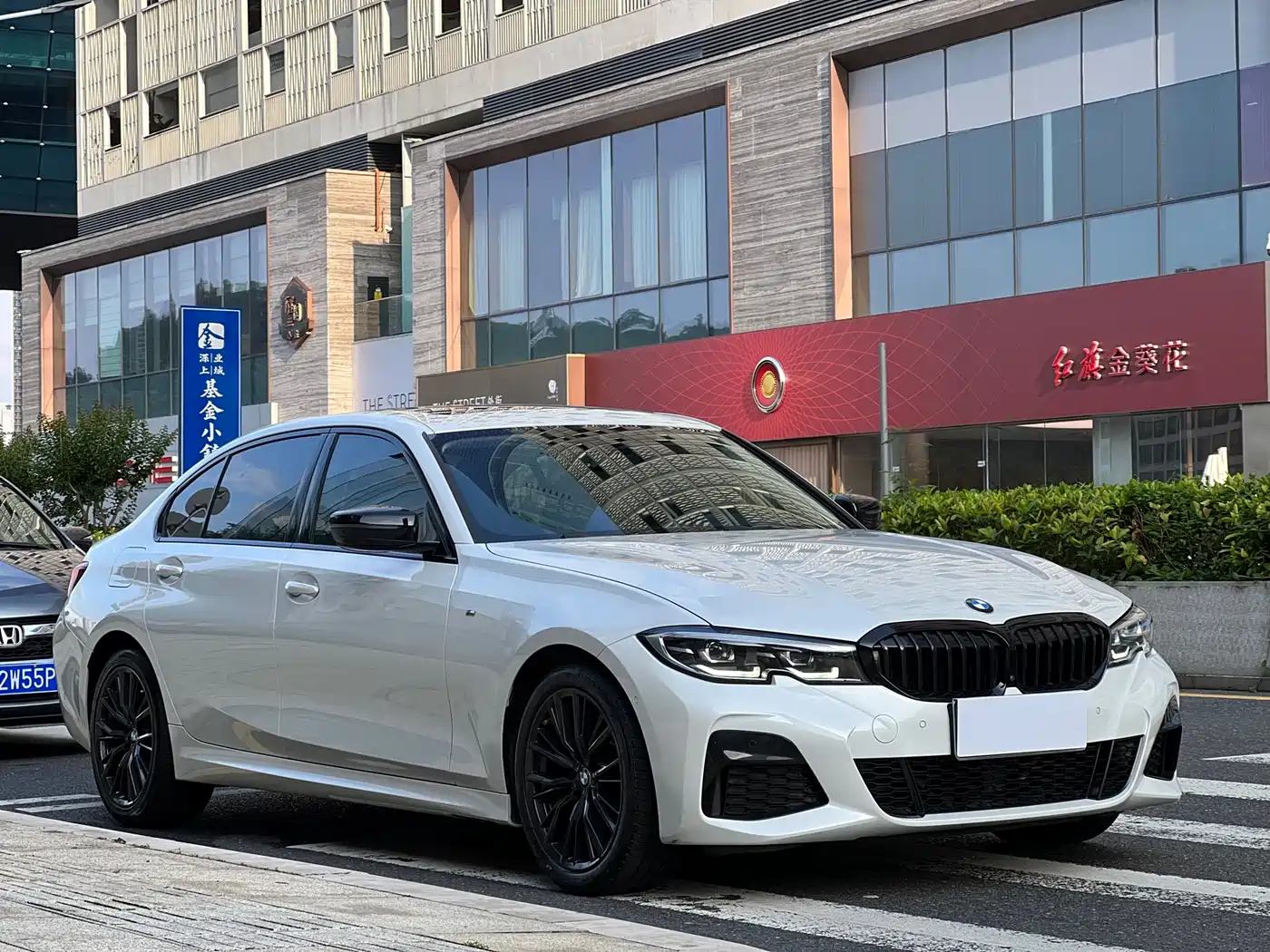 BMW 3 Series 2021 Second Facelift 325Li M Sport Night Package фото 2
