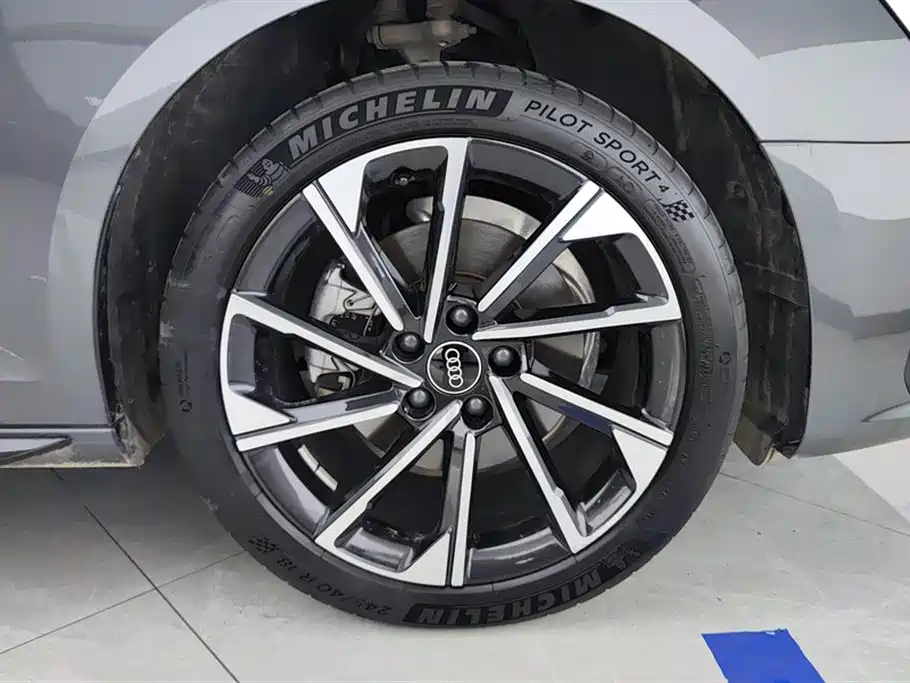 Audi A4L 2023 40 TFSI Luxury Sport фото 6