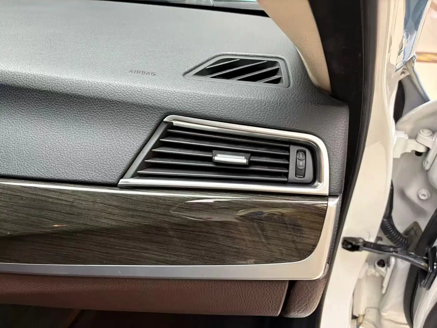 BMW 5 Series 2014 525Li Luxury Design Package фото 29