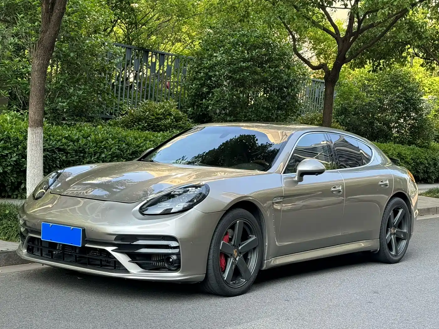 Porsche Panamera 2010 Porsche Panamera Turbo 4.8T