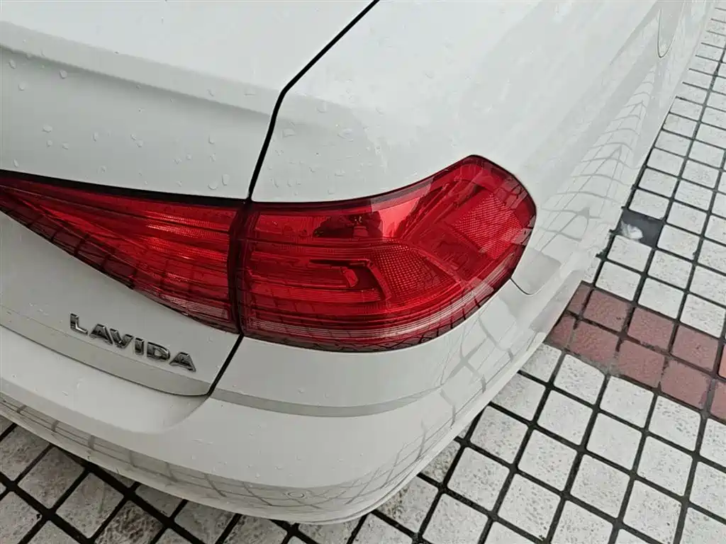 Volkswagen Lavida 2017 1.6L Automatic Trend Edition фото 8
