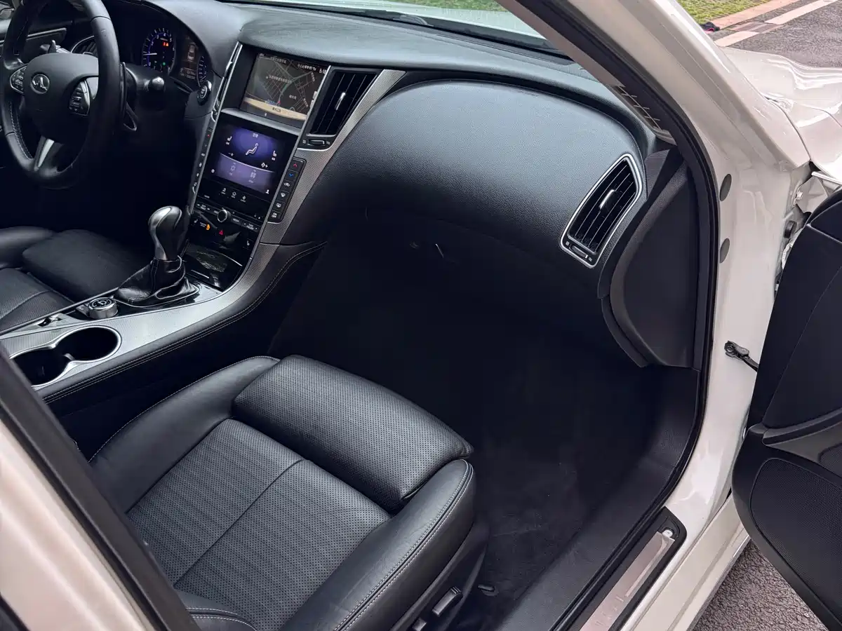 Infiniti Q50L 2015 2.0T Sport фото 15