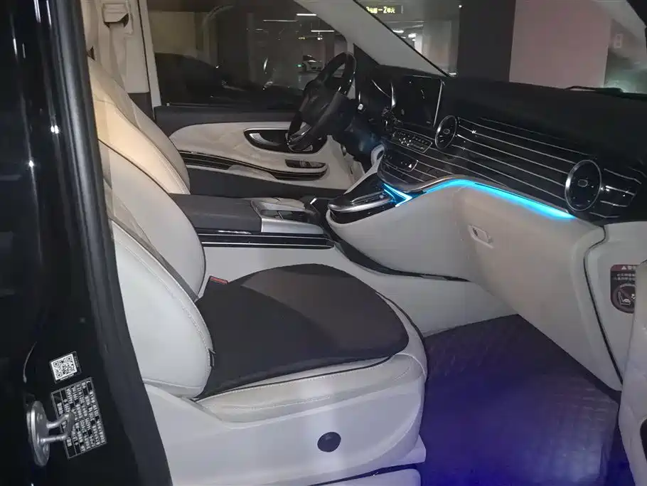 Mercedes-Benz V-Class 2022 V 260 L Long Wheelbase Prestige Edition фото 7