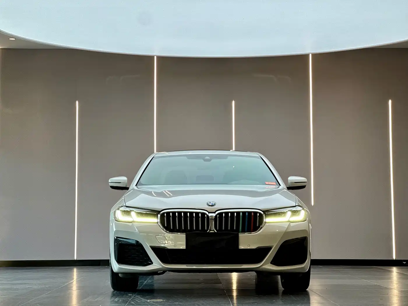 BMW 5 Series 2022 Model Second Facelift 530Li Leading M Sport Package фото 2