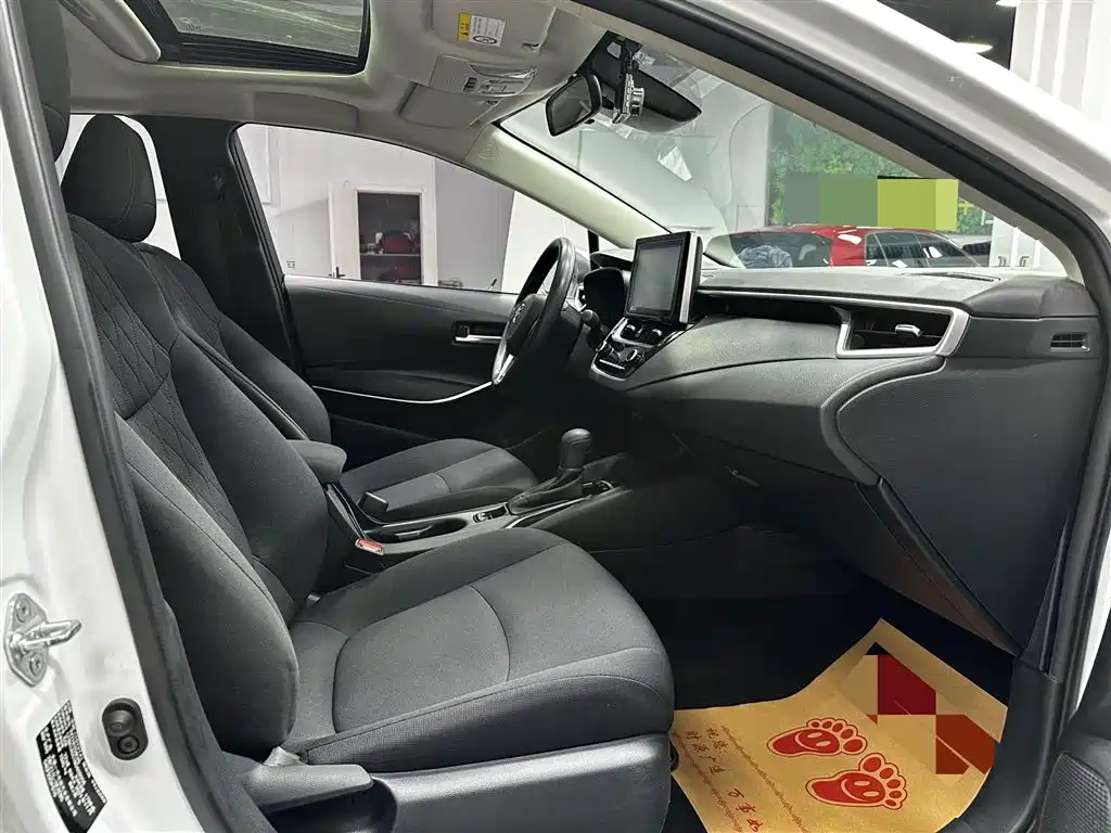 Toyota Corolla 2021 Hybrid 1.8L E-CVT Elite Edition фото 12