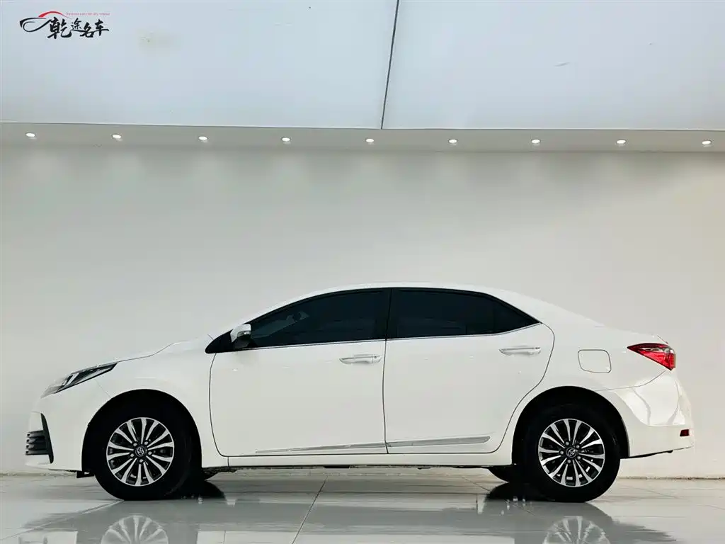 Toyota Corolla 2018 1.2T S-CVT GL-i Smart Shine Edition фото 4