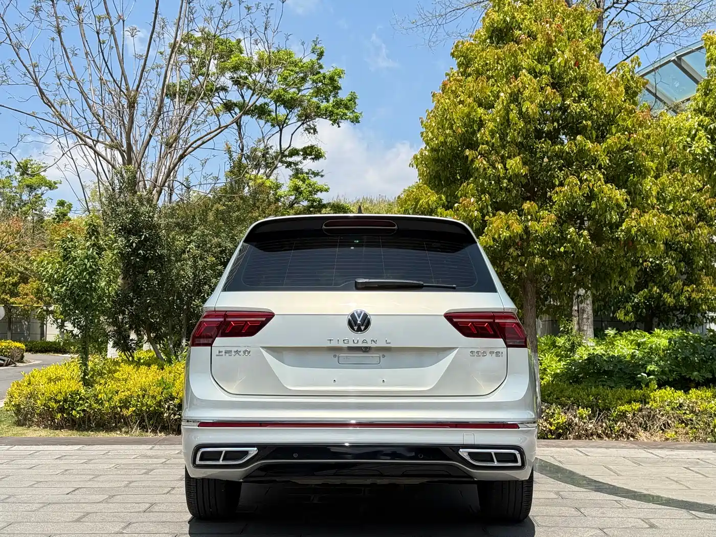 Volkswagen Tiguan L 2023 Facelift 330TSI Auto FWD R-Line Premium фото 5