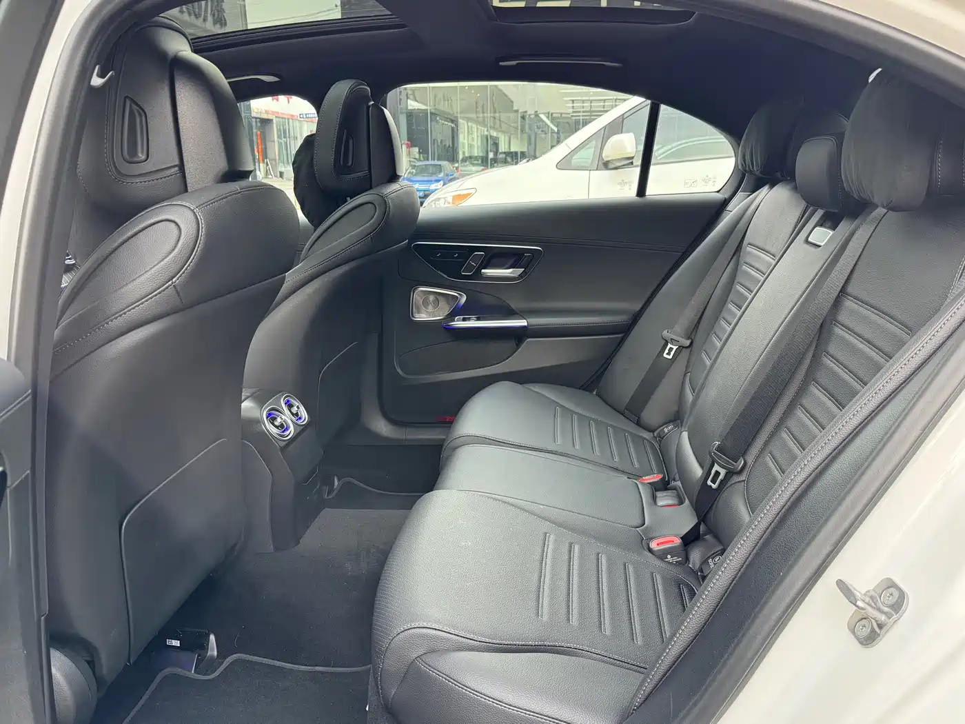 Mercedes-Benz C-Class 2024 C 260 L Night Edition Sport фото 7