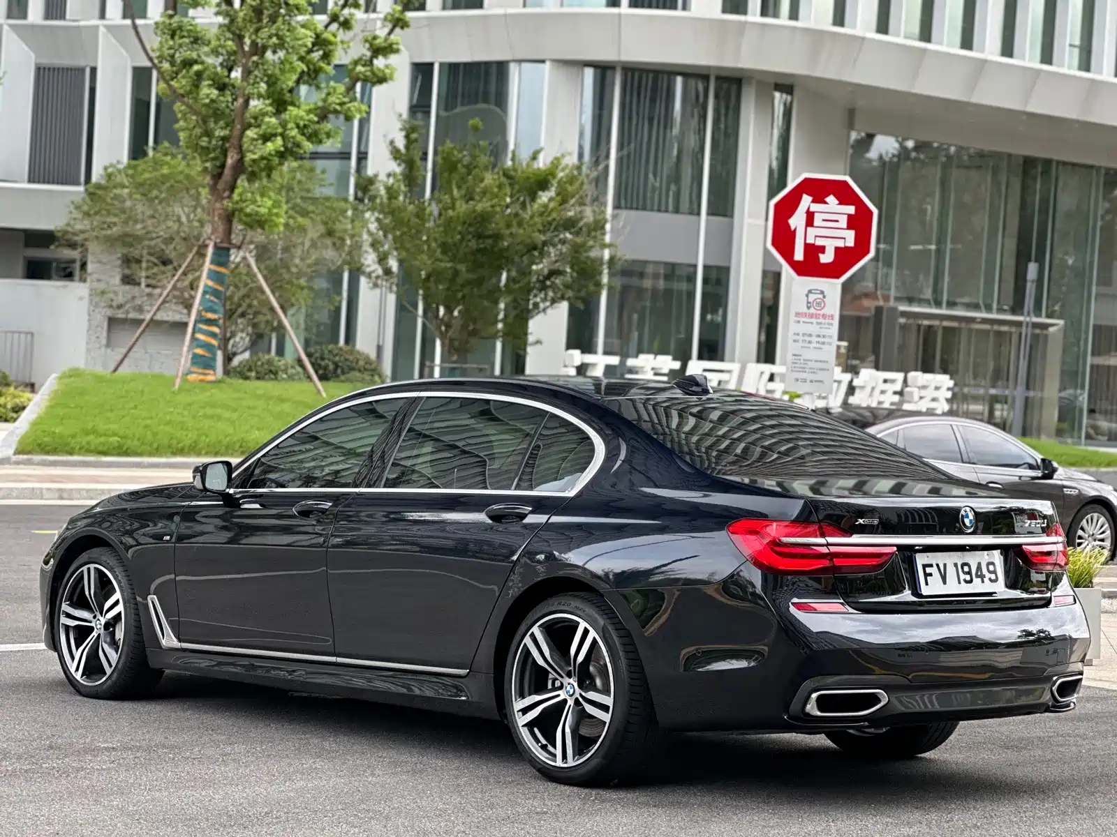 Фото 5 - BMW 7 Series