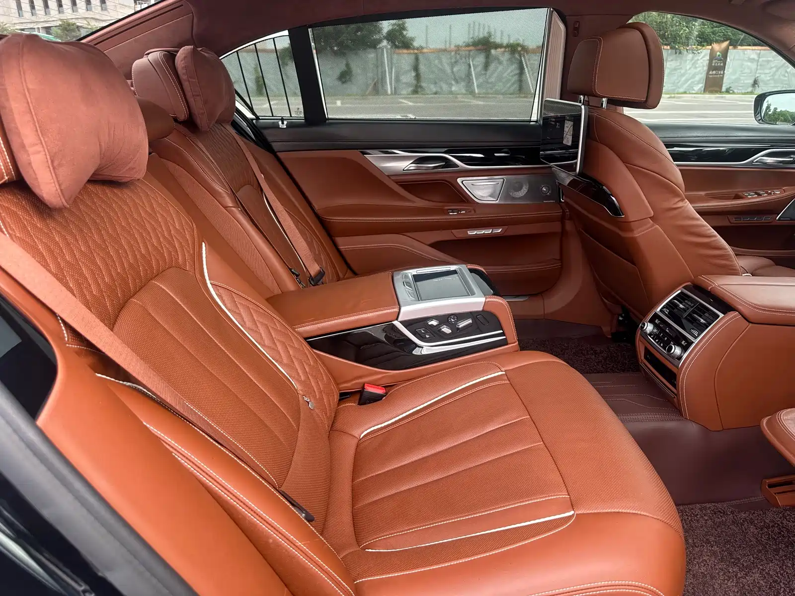 Фото 13 - BMW 7 Series