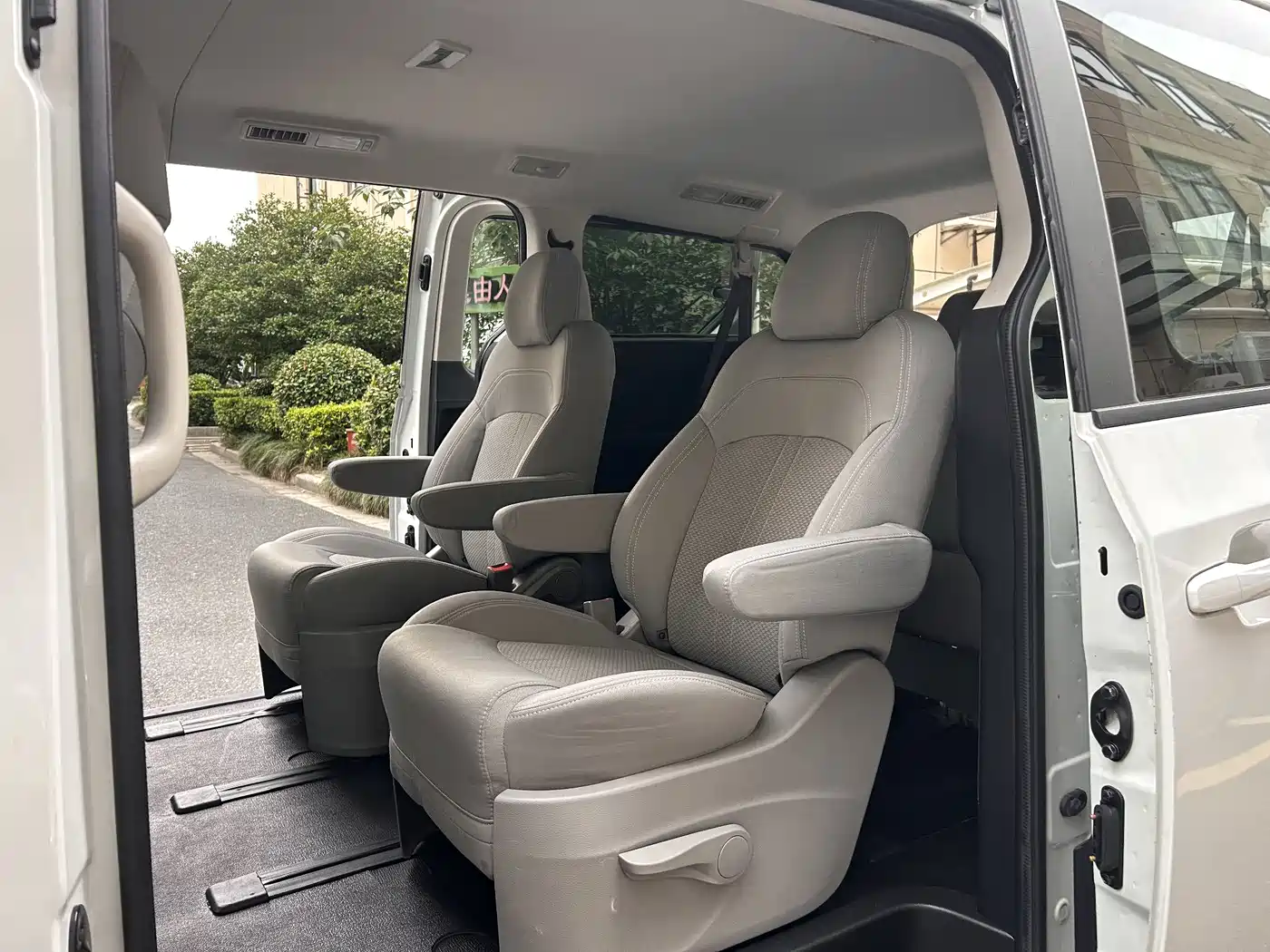 SAIC Maxus Maxus G10 2022 2022 2.0T Auto Elite Edition Petrol 7-Seater