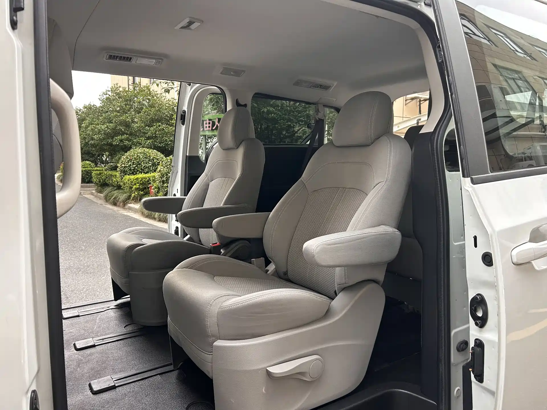 Фото 9 - Maxus G10