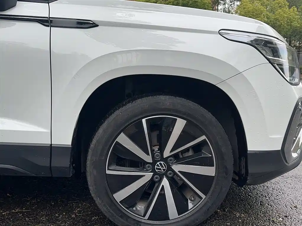 Volkswagen Tharu 2023 300TSI 2WD Bright Moon Edition фото 15