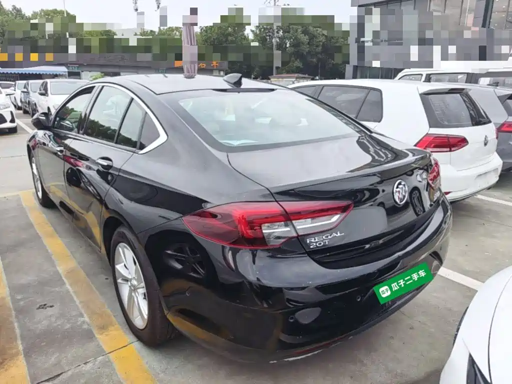 Photo 5 - Buick Regal