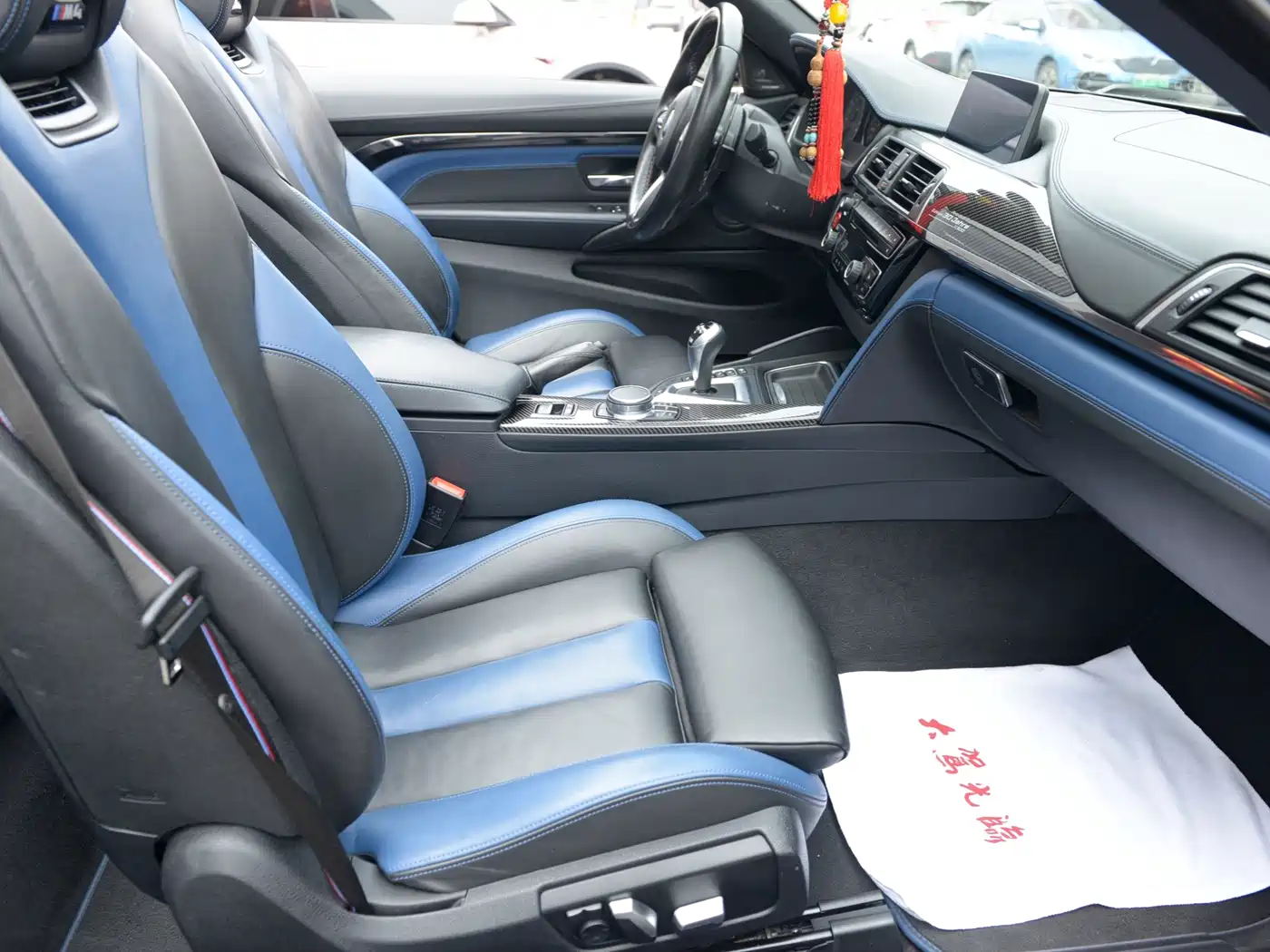BMW M4 2017 M4 Convertible Fans Limited Edition фото 9