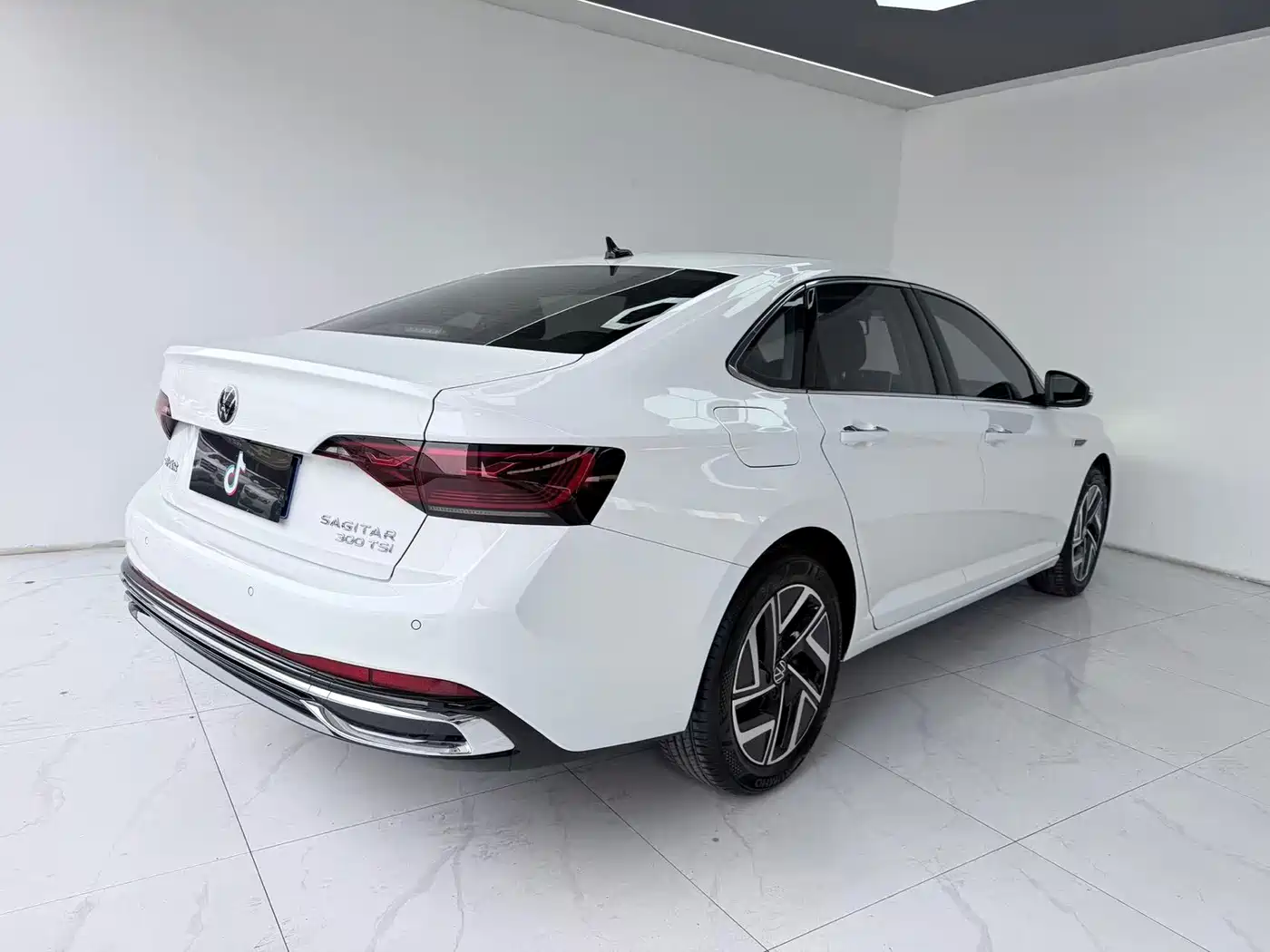 Volkswagen Sagitar 2023 300TSI DSG Surpassing Edition фото 8