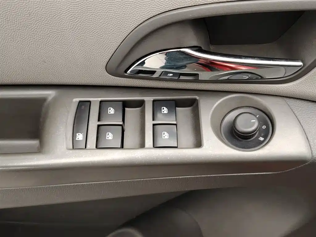 Chevrolet Cruze 2013 1.6L SL MT фото 9